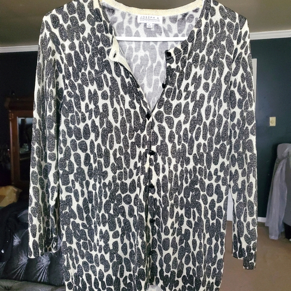 Joseph A.  Sweater M black on beige w shimmer